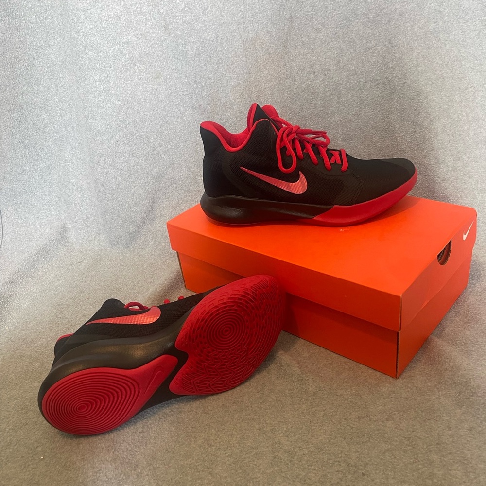 Nikes - Picture 2 of 3